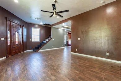 323 N 8th St, Clinton, OK 73601 - photo 4