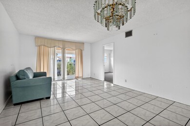 Buckingham East Condominium unit 404P, Pembroke Pines, FL 33027 - photo 4
