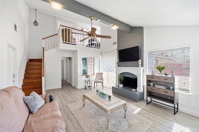 BEAUTIFUL LIVING AREA!