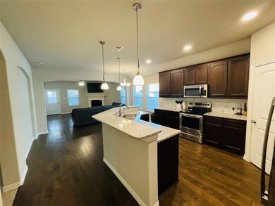 1809 Vallana Dr, Gainesville, TX 76240 - photo 2