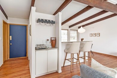 Eat-in Kitchen