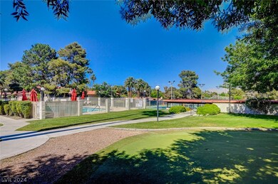GREEN AREA*PRO TENNIS OFFICE