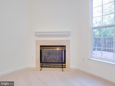 13080 Park Crescent Cir, Herndon, VA 20171 - photo 6