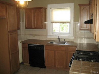 1913 Northampton St, Easton, PA 18042 - photo 3