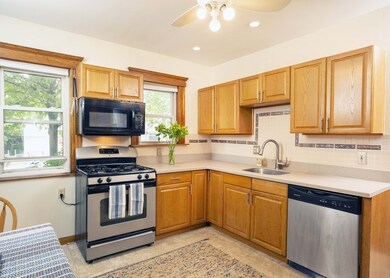 126 Harvey St unit 1, Cambridge, MA 02140 - photo 5