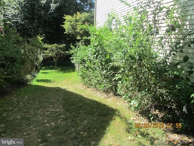 3930 Angelton Ct, Burtonsville, MD 20866 - photo 4