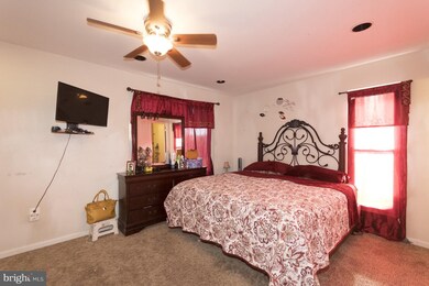 7001 Cipriano Woods Ct, Lanham, MD 20706 - photo 6