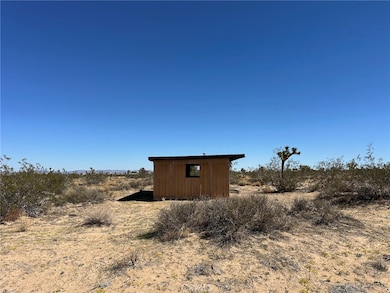 58638 Cubero Rd, Landers, CA 92285 - photo 3