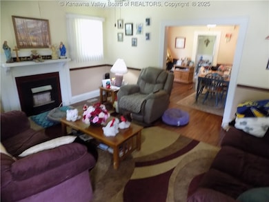 205 Luke St, Hugheston, WV 25110 - photo 5