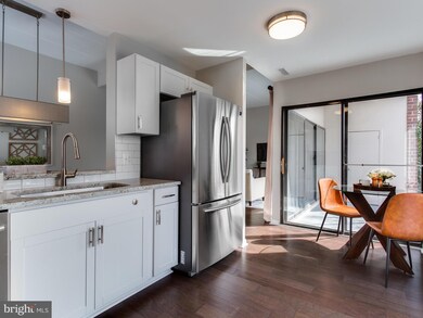 104 Roberts Ln unit 101, Alexandria, VA 22314 - photo 4