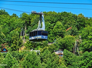 1839 Zurich Ct, Gatlinburg, TN 37738 - photo 6