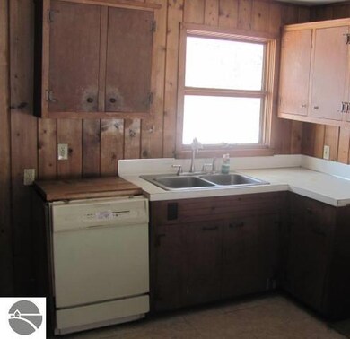 4586 S Skiview Cir, Cedar, MI 49621 - photo 2