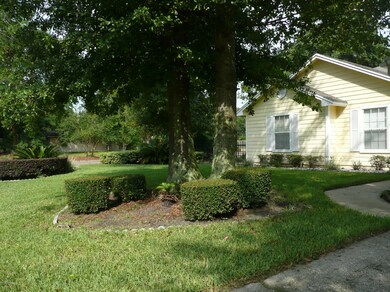 3922 Hunters Lake Cir W, Jacksonville, FL 32210 - photo 3