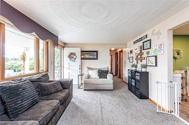 325 Maple St, West Mifflin, PA 15122 - photo 7