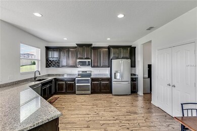 Kitchen features: Stainless Steel Appliances, Doub