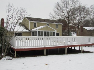 8 Nancy Ct, Blackstone, MA 01504 - photo 2