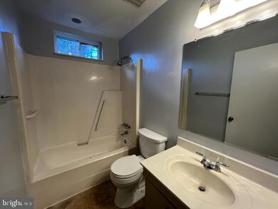 10 Bass Ct, Newark, DE 19713 - photo 2