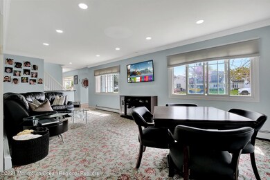 08-Family Room