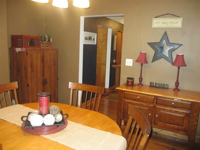 1416 Franklin St, Cedar Falls, IA 50613 - photo 4