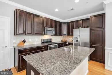2988 Rittenhouse Cir unit 19, Fairfax, VA 22031 - photo 5