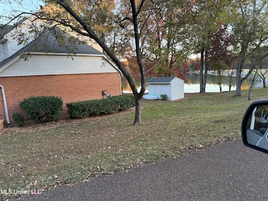 1327 Fox Chase Dr, Southaven, MS 38671 - photo 2