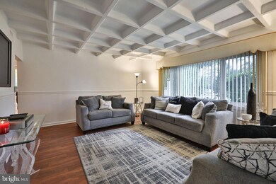 8209 Macarthur Rd, Glenside, PA 19038 - photo 3