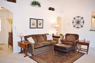 Living Room (5)