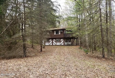 116 Heron Bay Rd, Hawley, PA 18428 - photo 2