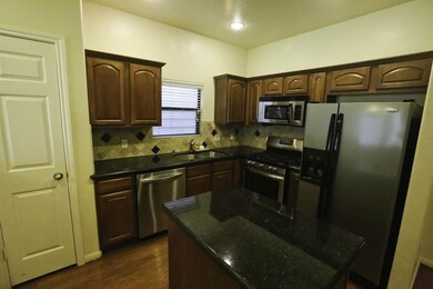 4116 Marina St unit B, Houston, TX 77007 - photo 2