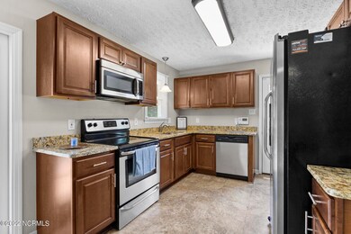 226 Regalwood Dr, Jacksonville, NC 28546 - photo 7