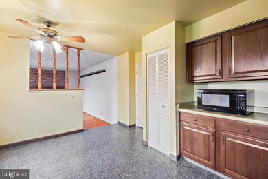 15208 Centergate Dr, Silver Spring, MD 20905 - photo 5