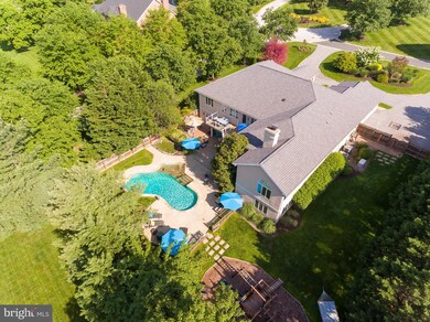 8517 Huntspring Dr, Lutherville Timonium, MD 21093 - photo 4