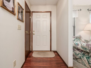 634 Farler Dr unit C, Columbus, OH 43213 - photo 4