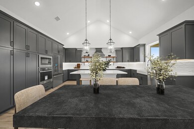 Dining Area & Kitchen