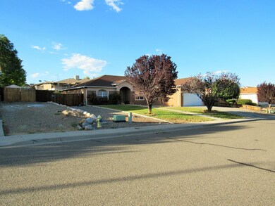 5002 Carolcreste Dr, Farmington, NM 87402 - photo 2