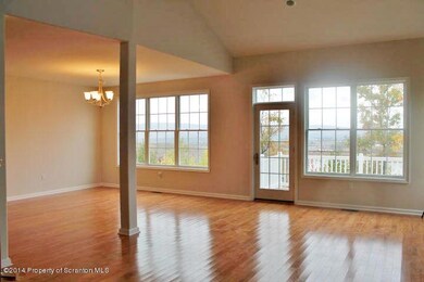 1905 Robinson Close, Moosic, PA 18507 - photo 4