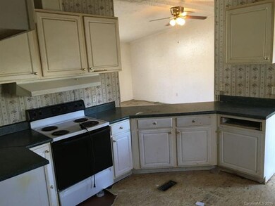 Kitchen: needs all new appliances and updating, bu