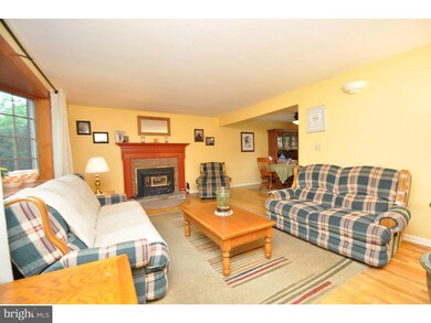 814 S Hays St, Allentown, PA 18103 - photo 2