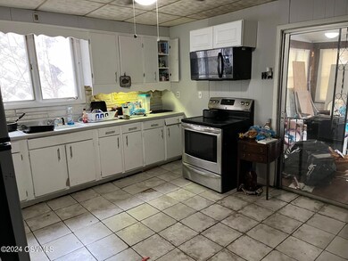 328 S Shamokin St, Shamokin, PA 17872 - photo 4