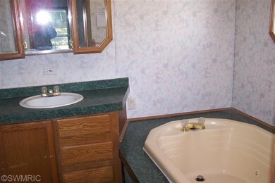 110 Canyon Rd unit 80, Leroy, MI 49655 - photo 5