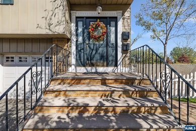 22 Acorn Rd, Secaucus, NJ 07094 - photo 4