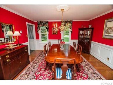HARDWOD FLOORS, CROWN MOLDING, CHAIR RAIL, PICTURE
