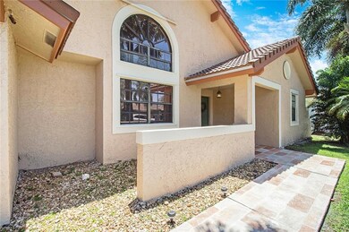 1760 E Oak Knoll Cir, Davie, FL 33324 - photo 4