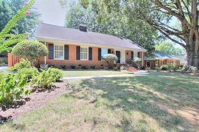 3131 Cloverfield Rd, Charlotte, NC 28211 - photo 2