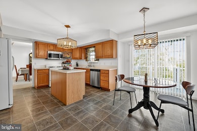 4861 Dunham Dr, Reading, PA 19606 - photo 7