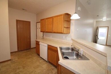 2731 N Broadway, Minot, ND 58703 - photo 6