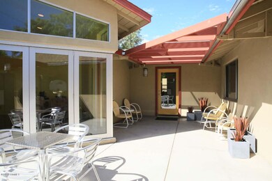 Courtyard2