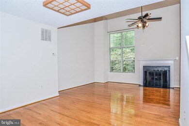 12280 Wye Oak Commons Cir unit 110, Burke, VA 22015 - photo 6