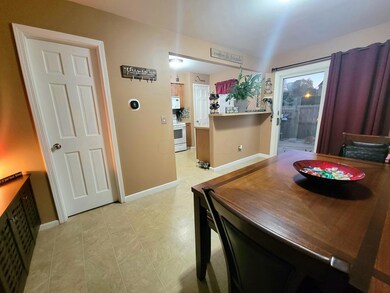 611 Dlyn St, Columbus, OH 43228 - photo 6