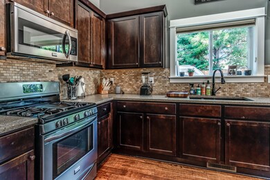 19525 Apache Rd, Bend-21